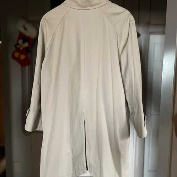 Ralph Lauren Overcoat. Size Large - Picture 6 of 16